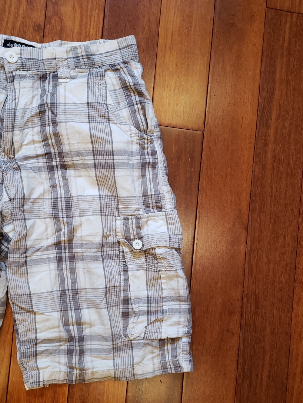 Airwalk Men's 30 plaid cargo shorts, Cotton. 9.5" - Picture 2 of 9